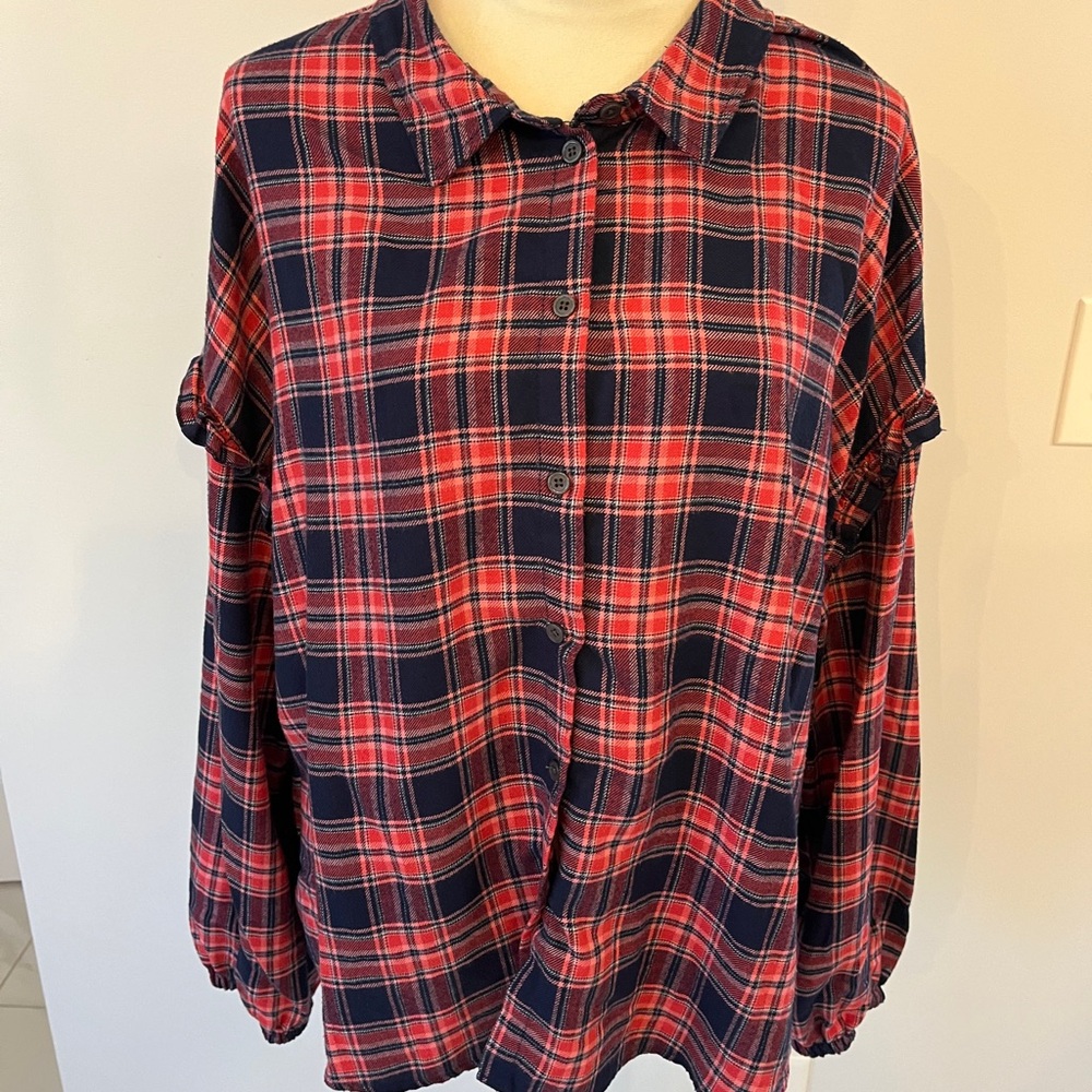Candace Cameron Bure Red and Navy Plaid Shirt size XL